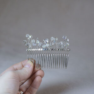 Svatební hřebínek stříbrný korálky a kamínky kovový
