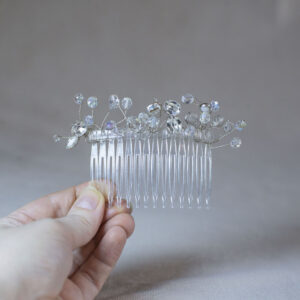 Svatební hřebínek stříbrný korálky a kamínky plastový